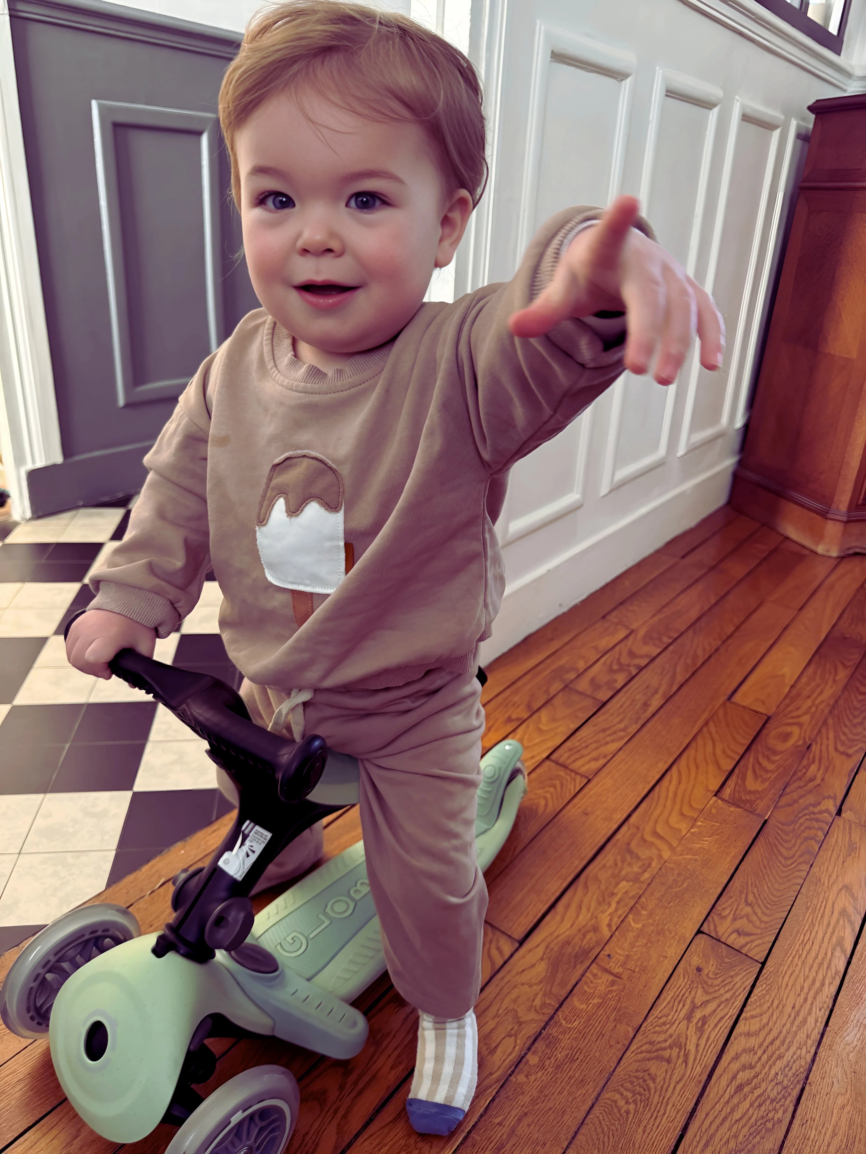 Alix - Son ensemble unisexe sweat-shirt et pantalon broderie glace