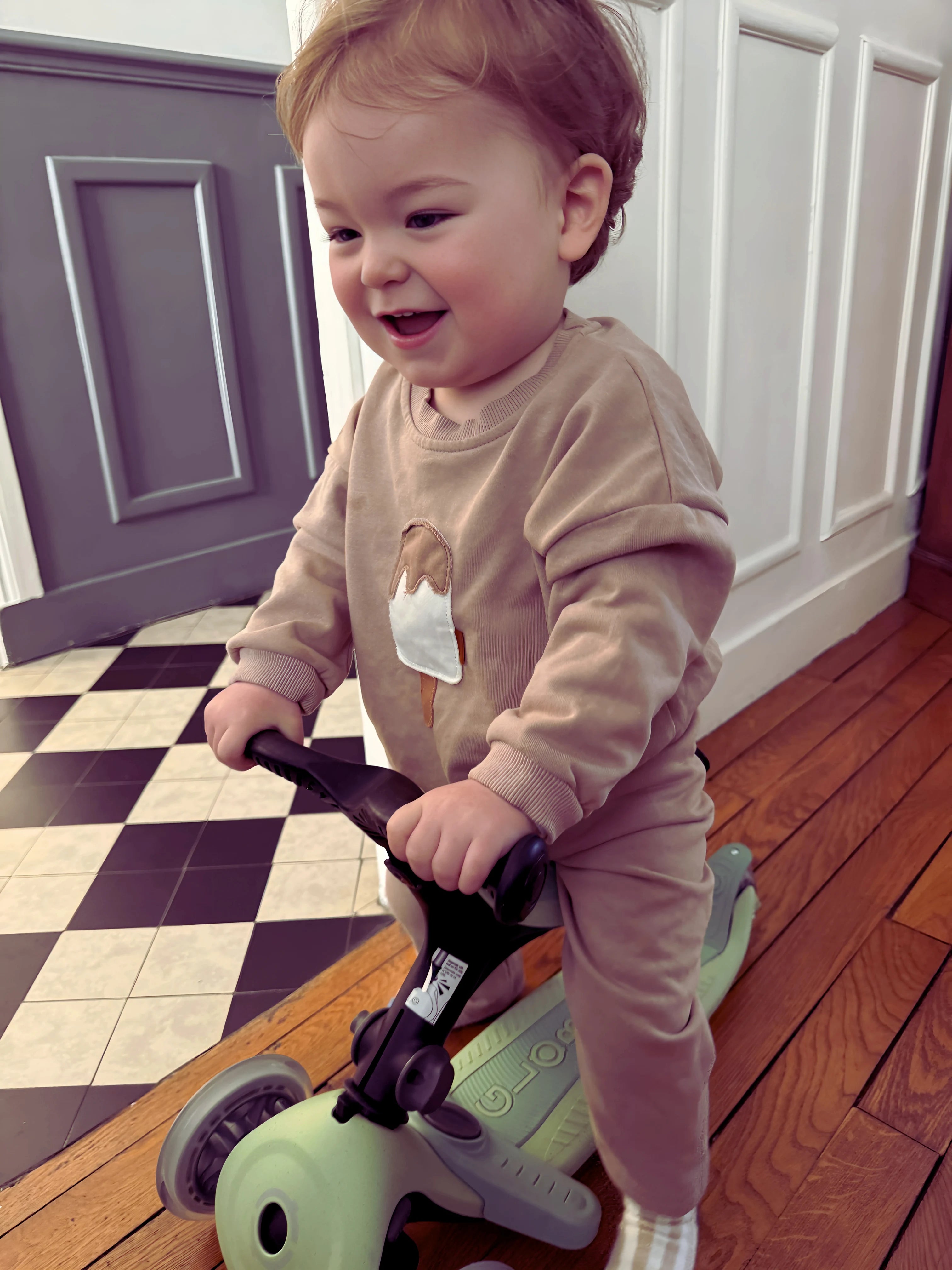Alix - Son ensemble unisexe sweat-shirt et pantalon broderie glace