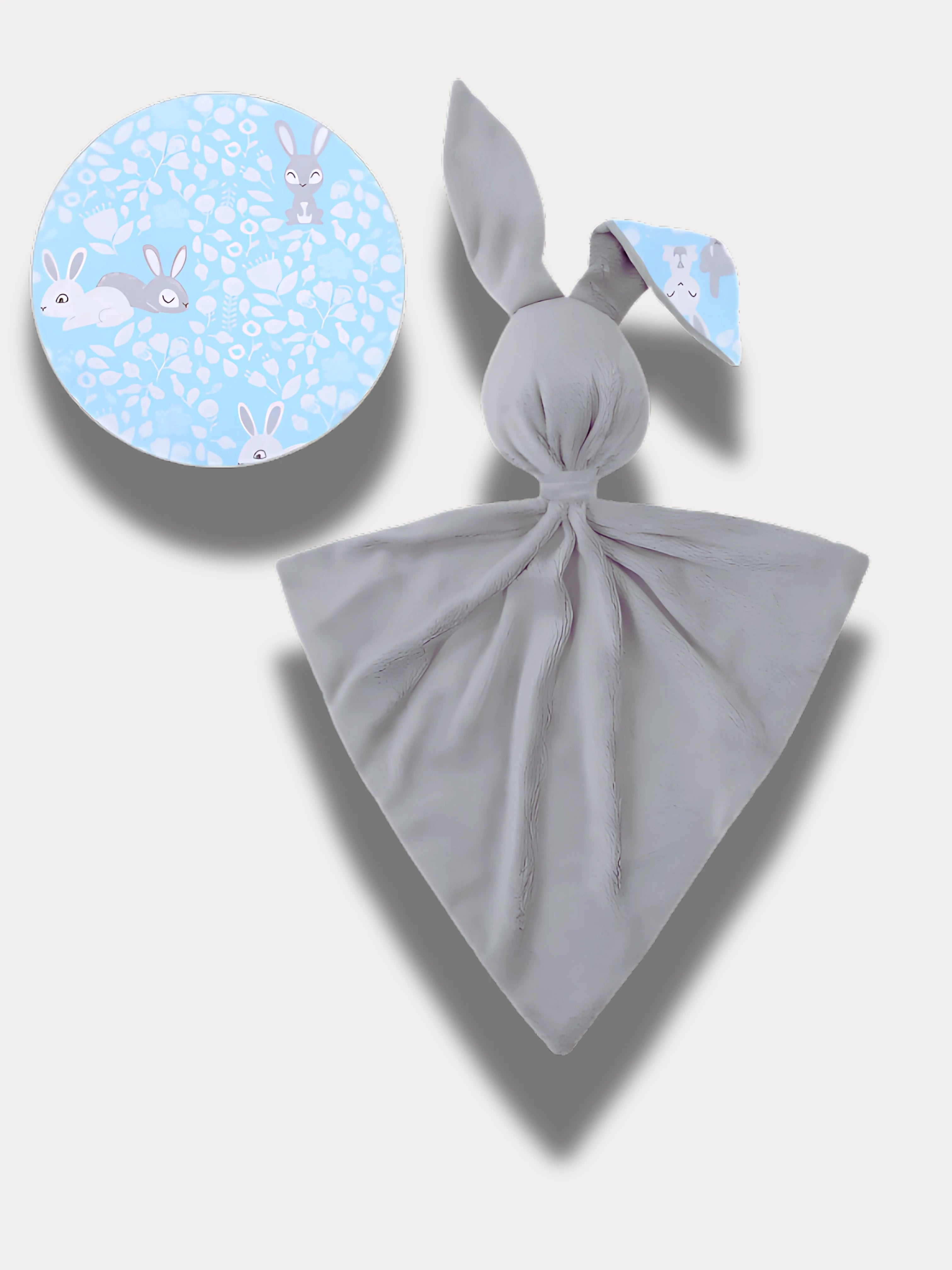 Doudou Lapin Velours Gris Motifs Lapins Bleus en coton Oeko-Tex