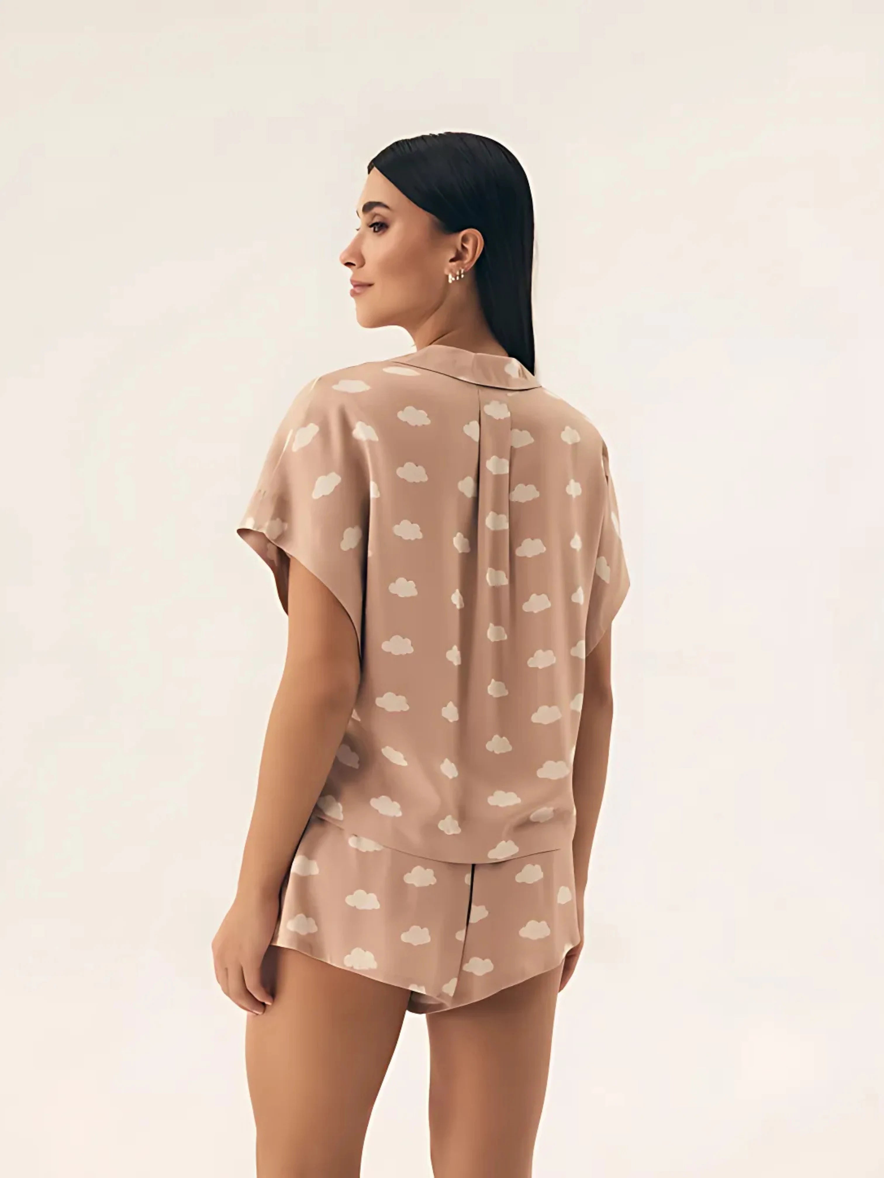 Nuage Latte – Ensemble de pyjama femme fluide à imprimé nuages Oeko-Tex®