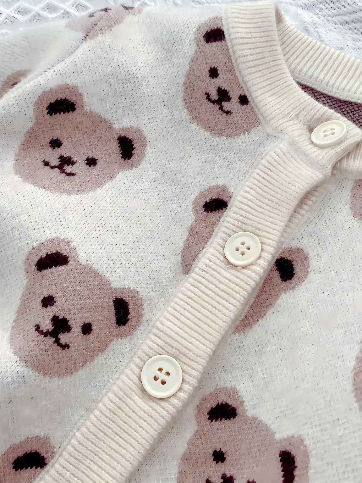 Baby bear cardigan in knit fabric – Soft &amp; easy to put on