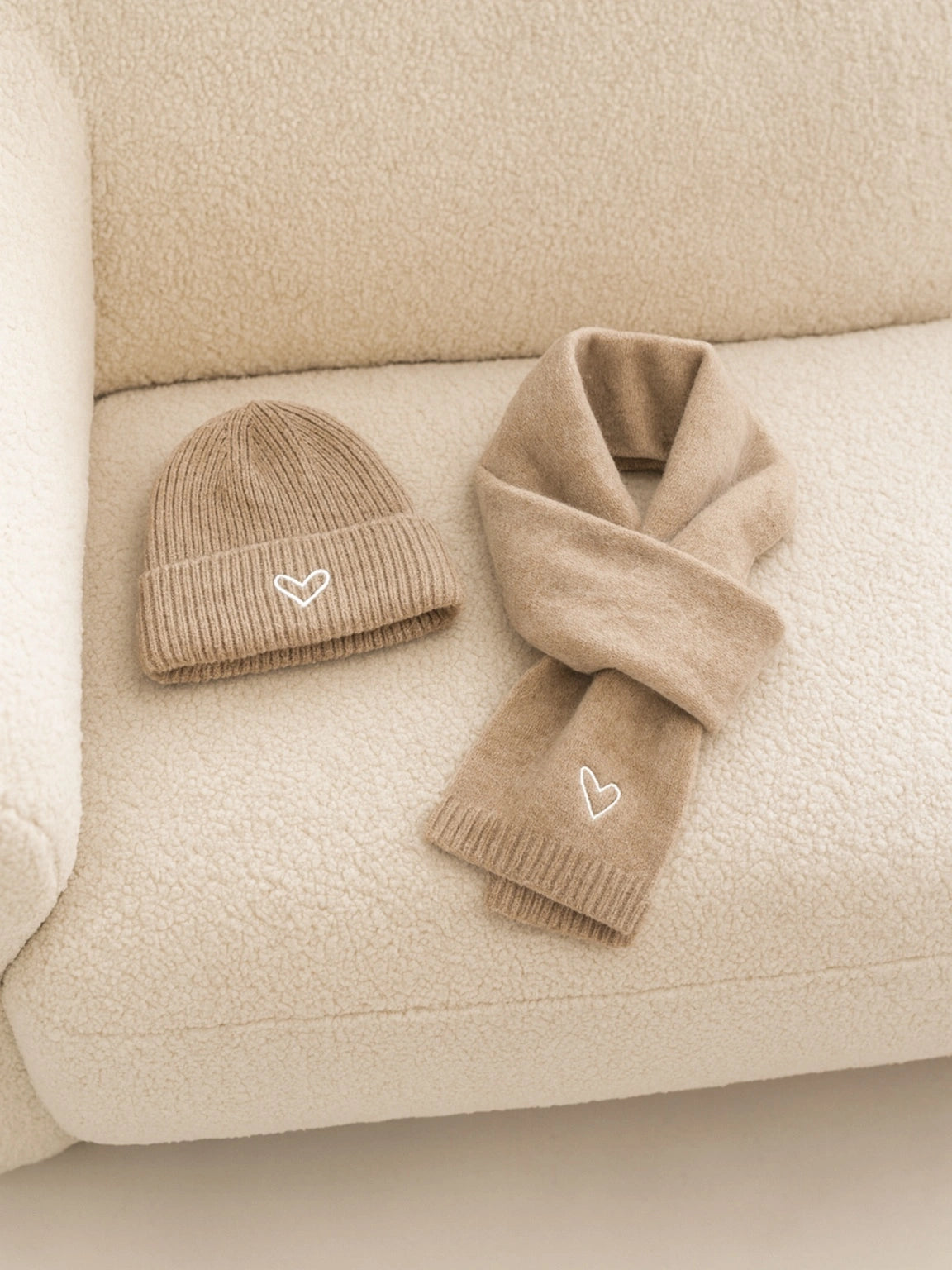 Baby knitted hat &amp; scarf – Embroidered heart