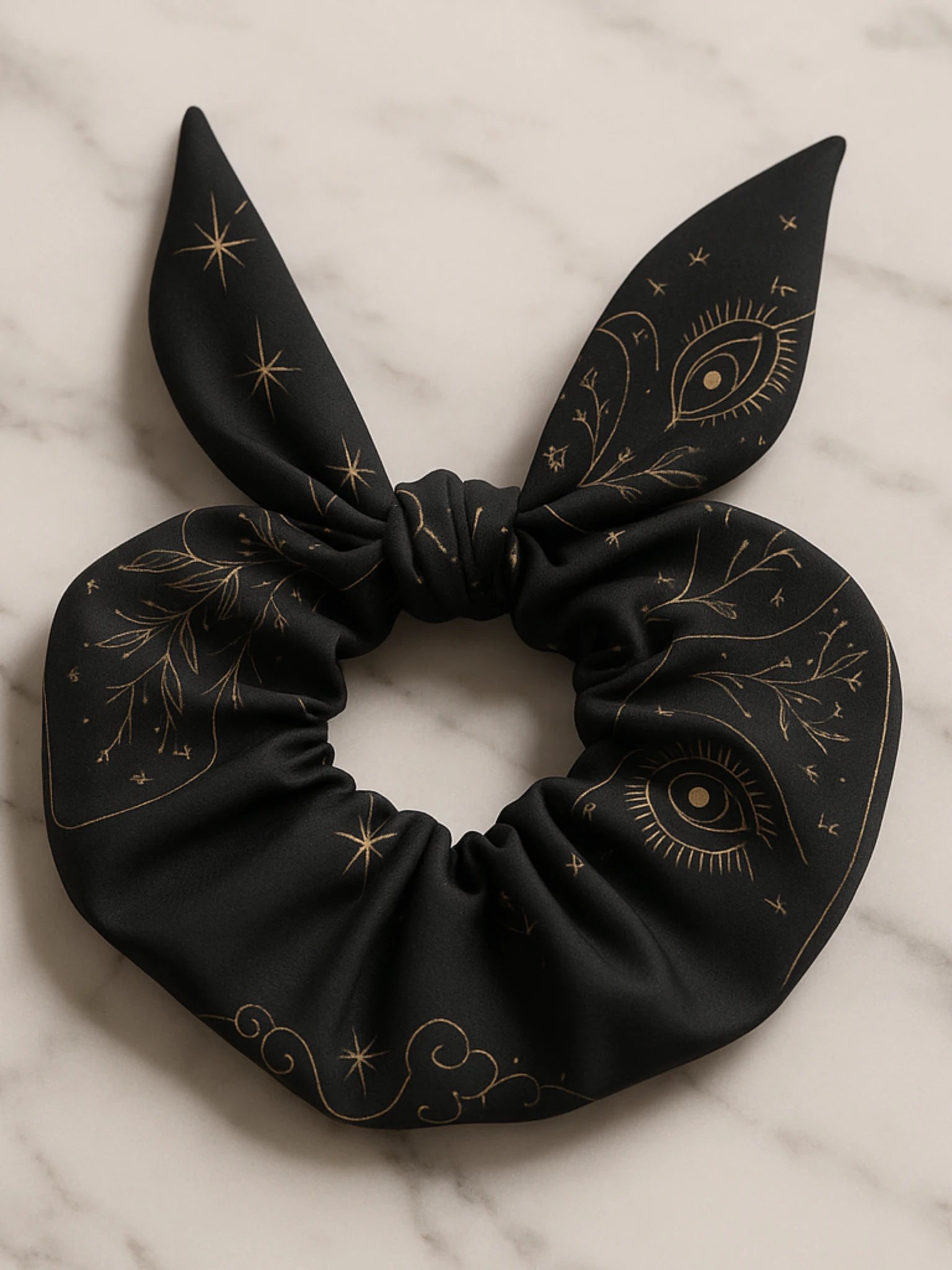 chouchou-cheveux-xxl-oreilles-lapin-noir-dore-motifs-etoiles