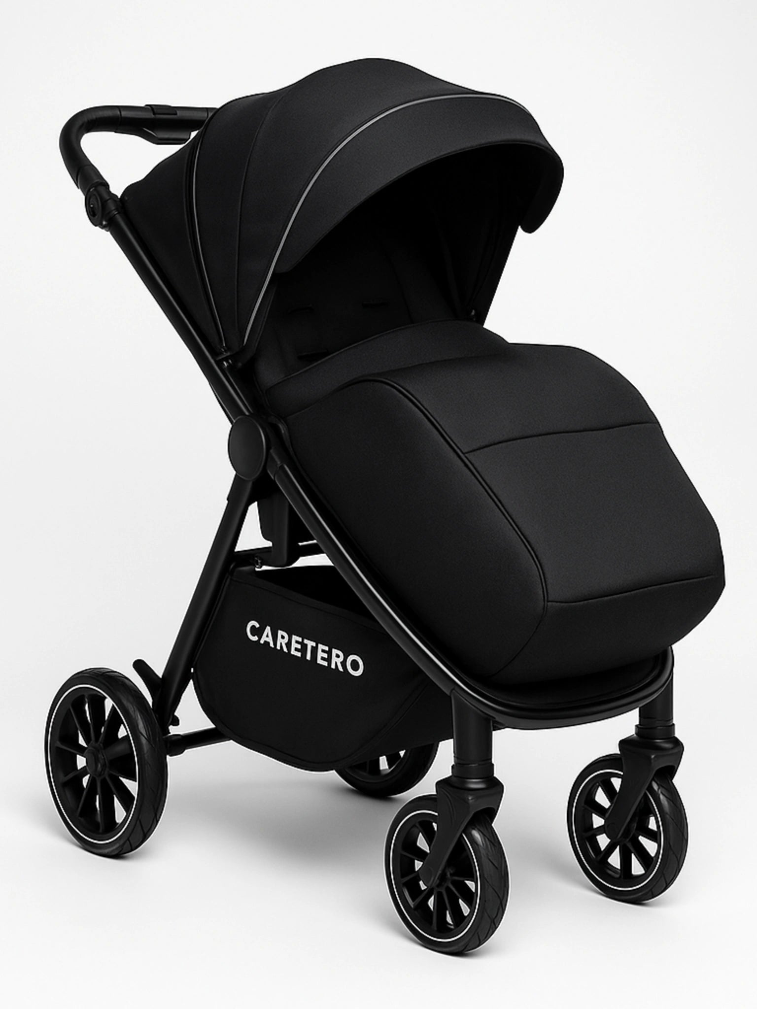 Poussette citadine noire Caretero légère et compacte
