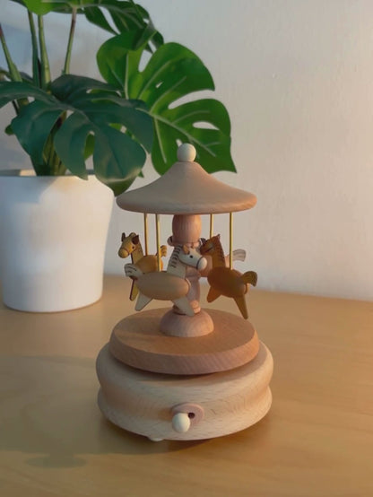 Apaise Votre Bébé Et Crée Des Souvenirs Précieux | Le Carrousel Magique en Bois