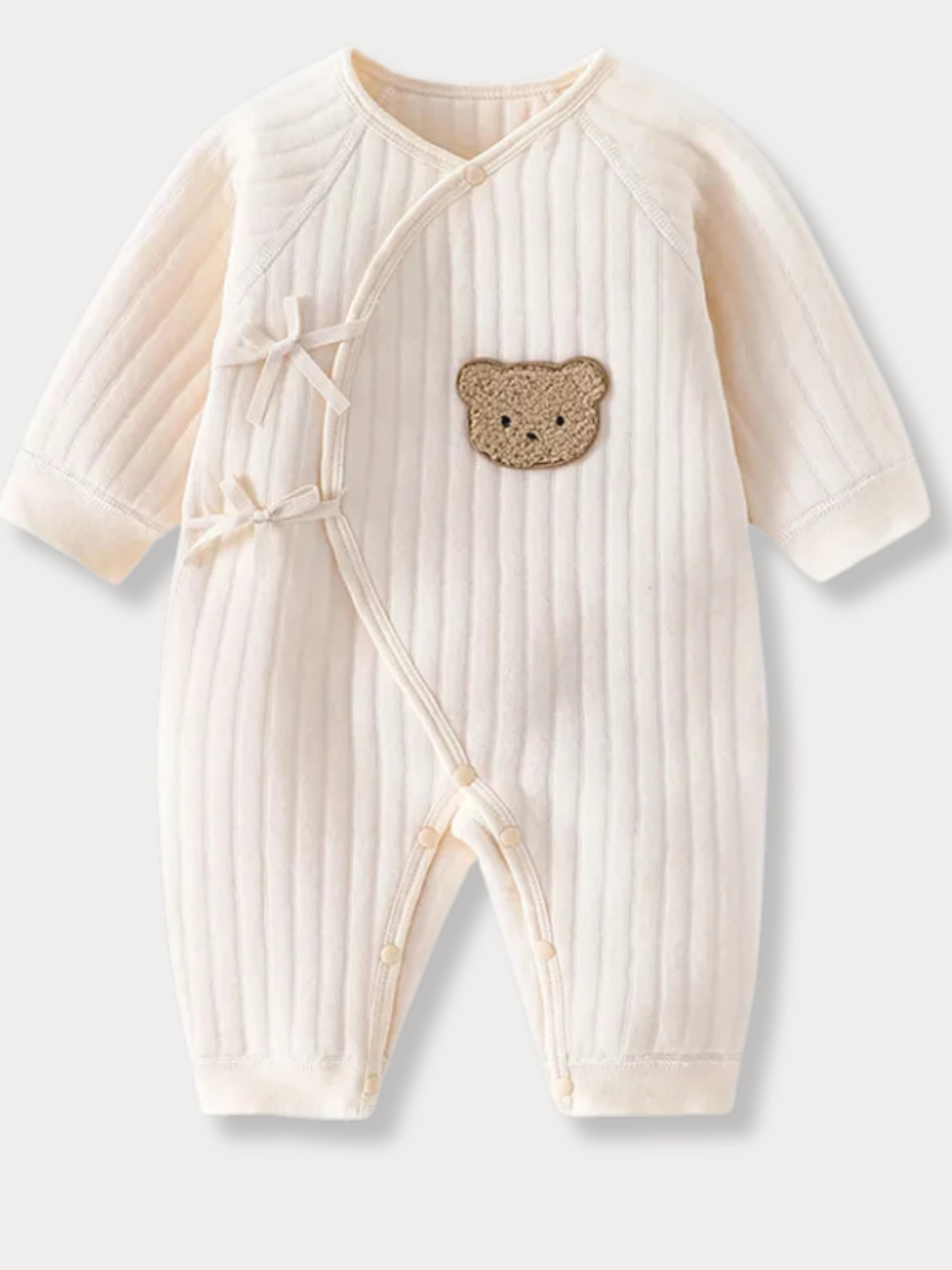 Pyjama bébé en coton bio beige, style kimono, avec fermeture nouée et boutons-pression – Grenouillère chaude et douce avec broderie ourson pour nouveau-né