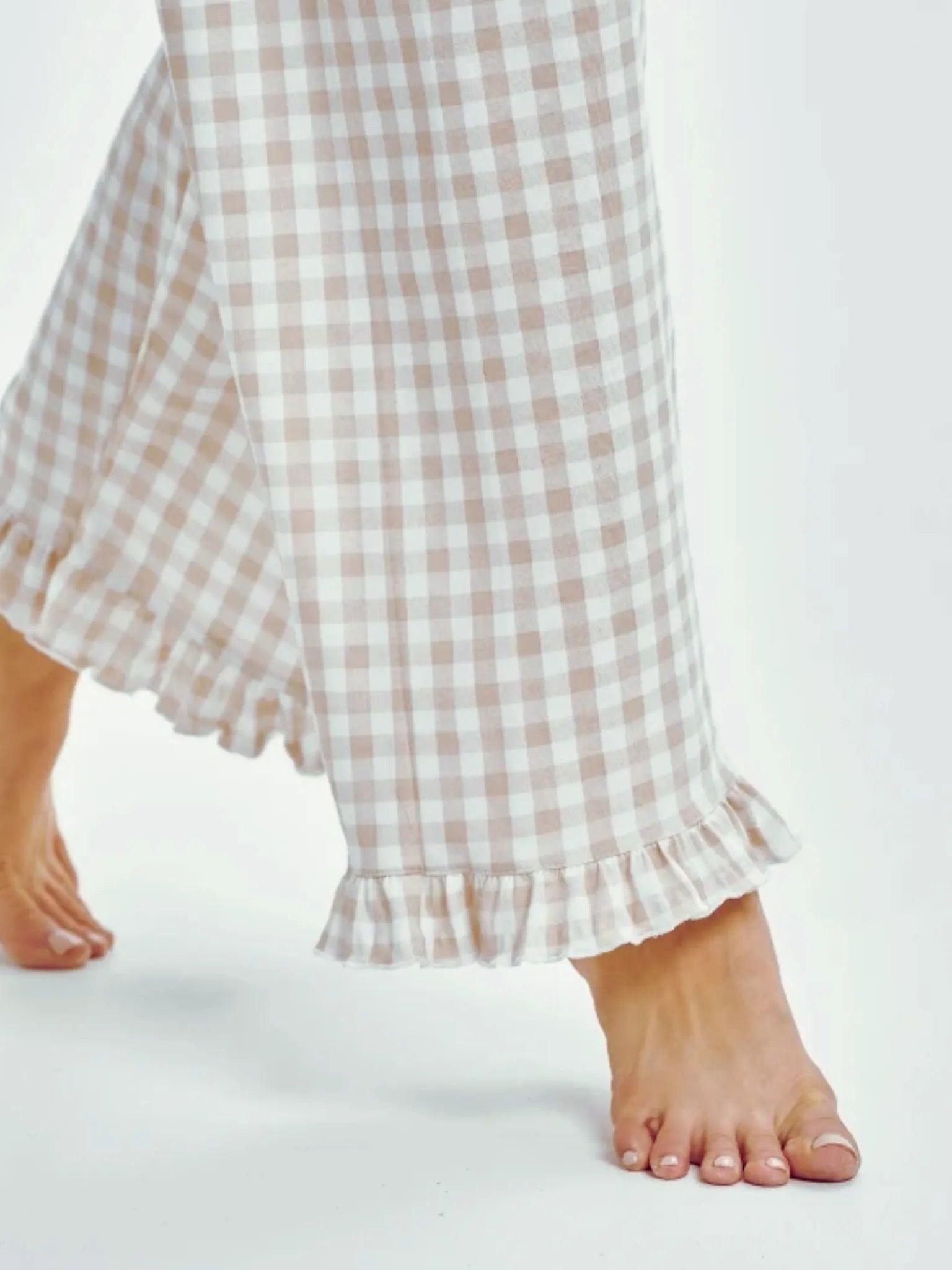 Women's beige checkered pajamas made of Oeko-Tex® cotton | Comfort for the night