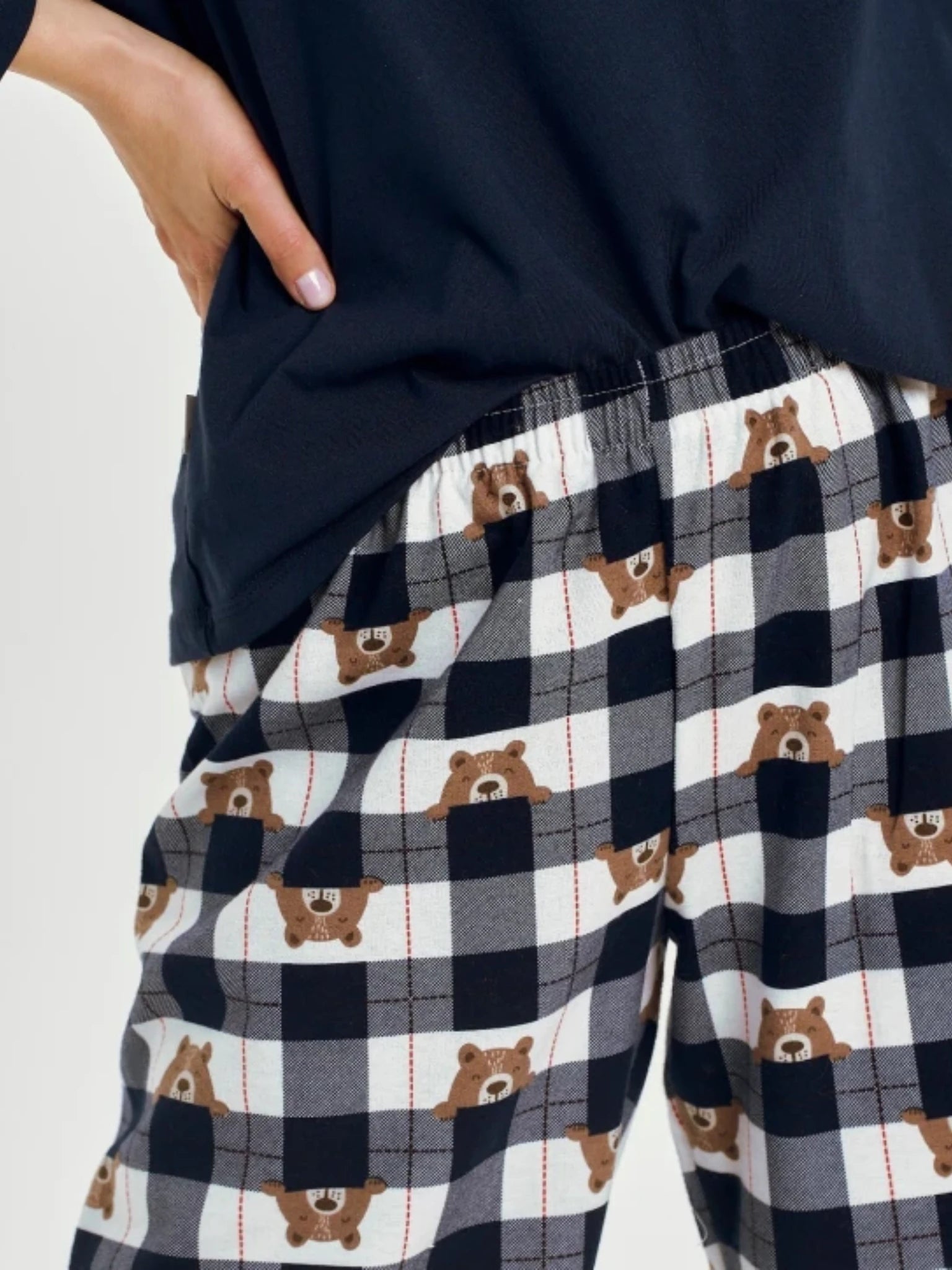 Women's flannel pajamas with Oeko-Tex® certification, featuring a checkered pattern and teddy bears | Soft, warm and comfortable